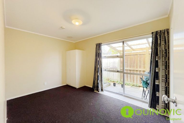 Photo of property in 23 Luckens Road, West Harbour, Auckland, 0618