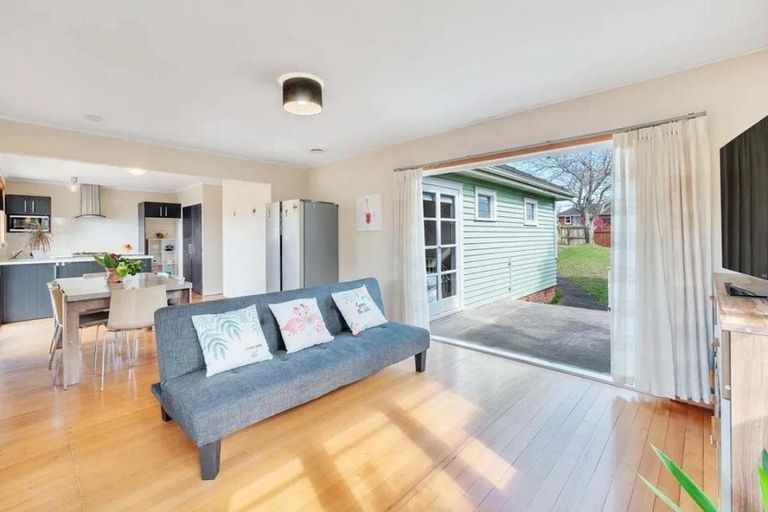 Photo of property in 65 Birkdale Road, Birkdale, Auckland, 0626