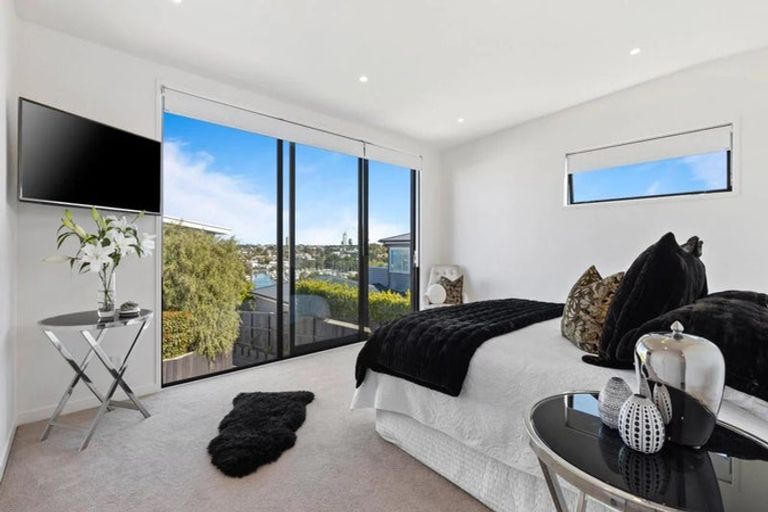 Photo of property in 4c Beach Road, Castor Bay, Auckland, 0620
