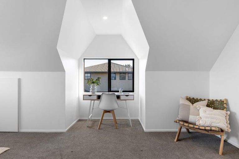 Photo of property in 11 Millcroft Place, Parklands, Christchurch, 8083