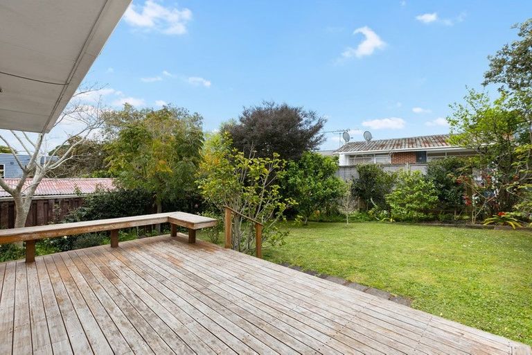 Photo of property in 2/5 Evelyn Place, Hillcrest, Auckland, 0627