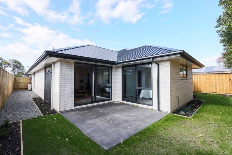 Photo of property in 2/14 Woodhouse Street, Linwood, Christchurch, 8062