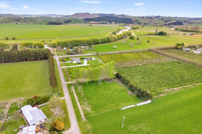 Photo of property in 15 Bond Road, Ormond, Gisborne, 4071