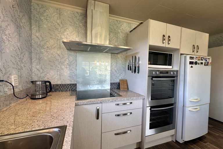 Photo of property in 96 Gladstone Terrace, Gladstone, Invercargill, 9810