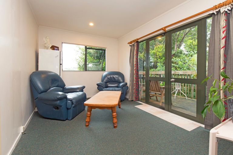Photo of property in 11 Kauri Road, Stanmore Bay, Whangaparaoa, 0932