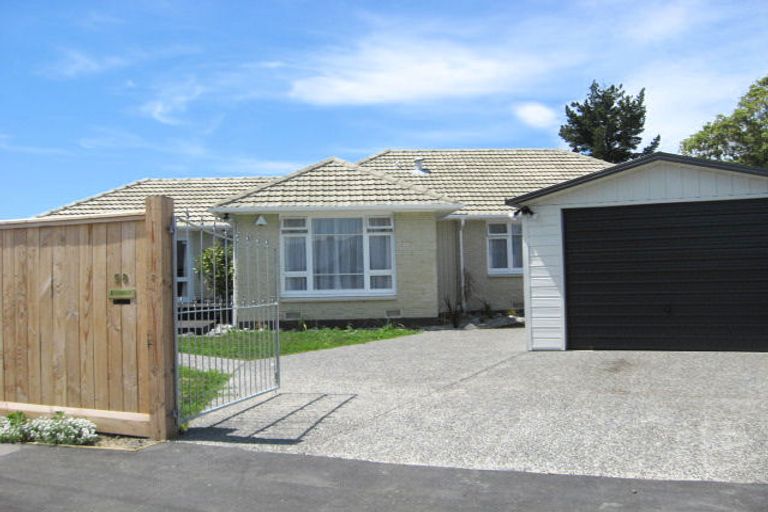 Photo of property in 58 Waitikiri Drive, Parklands, Christchurch, 8083