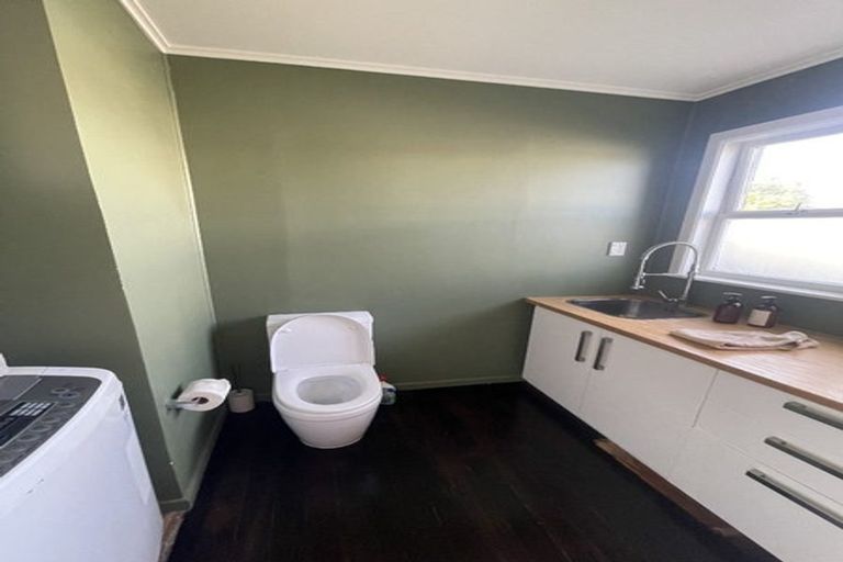 Photo of property in 8 Eskdale Road, Birkdale, Auckland, 0626