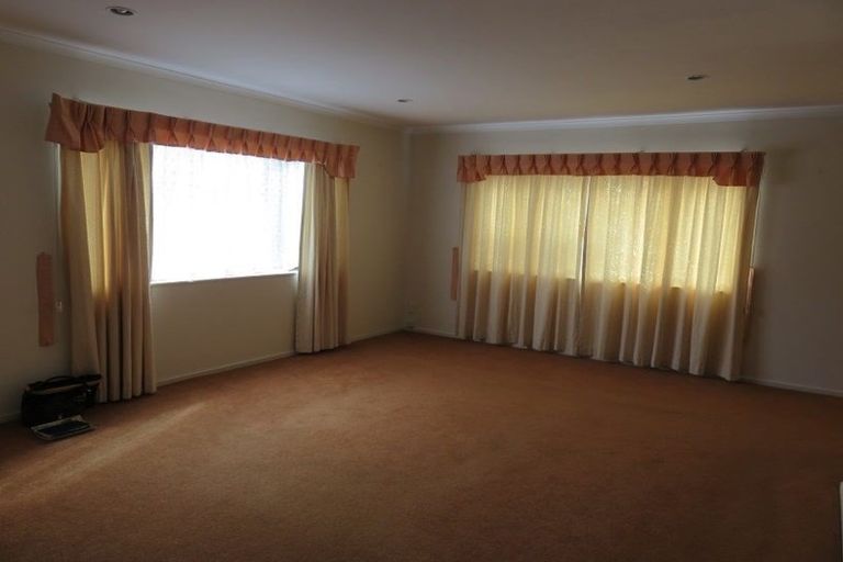 Photo of property in 7 Shah Place, Glen Eden, Auckland, 0602