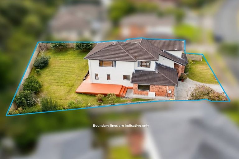 Photo of property in 104 San Marino Drive West, Henderson, Auckland, 0612