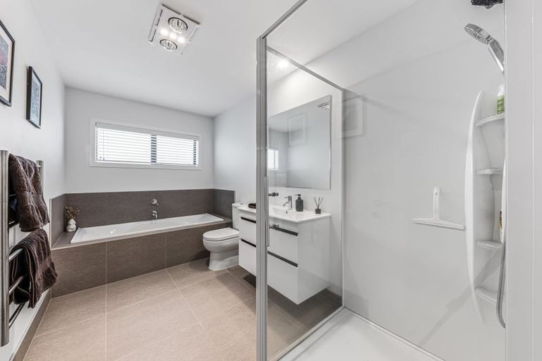 Photo of property in 11 Makete Crescent, Hobsonville, Auckland, 0618