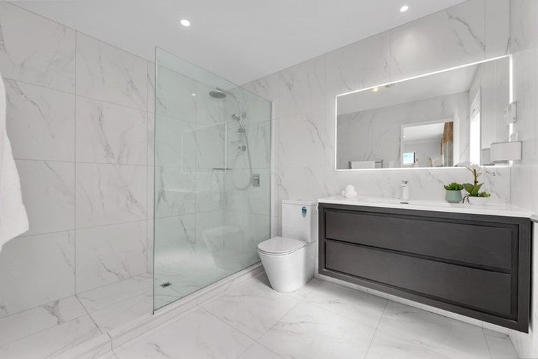 Photo of property in 80 Drumbuoy Drive, Flat Bush, Auckland, 2019