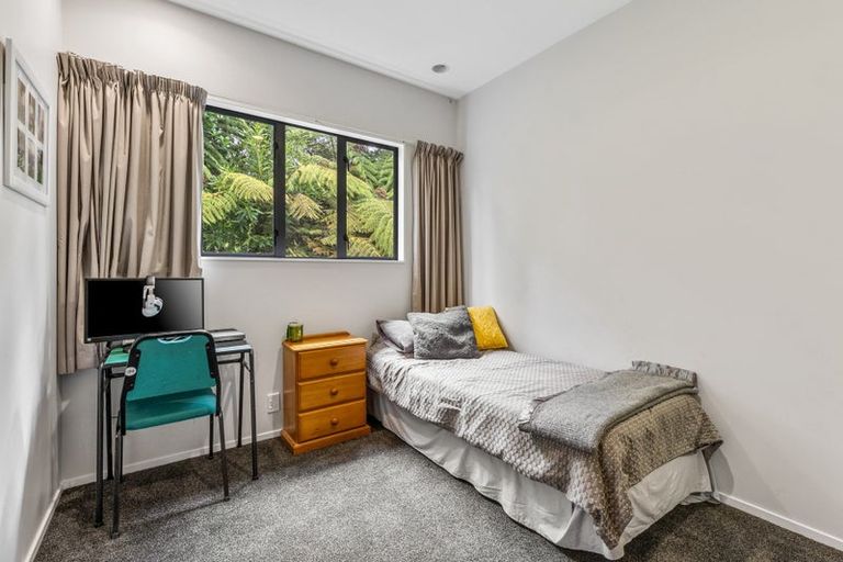 Photo of property in 3a Cron Avenue, Te Atatu South, Auckland, 0610