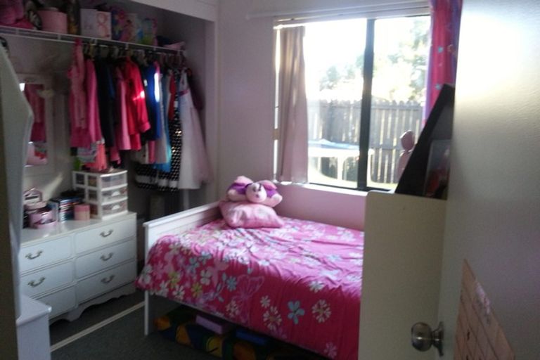 Photo of property in 26 Blueridge Close, Sunnyvale, Auckland, 0612