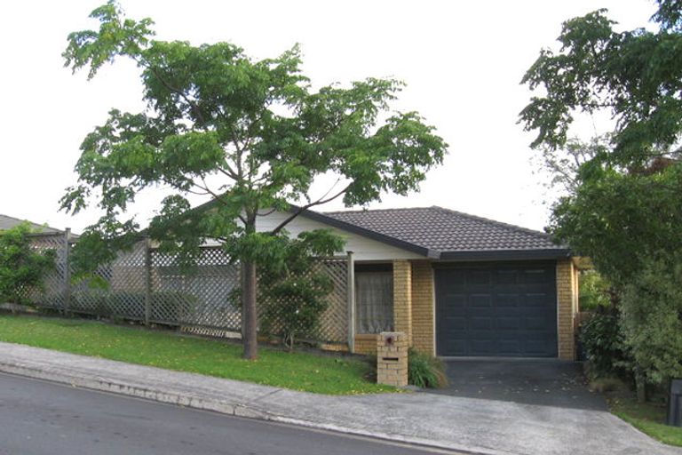 Photo of property in 3 Marbella Drive, Massey, Auckland, 0614