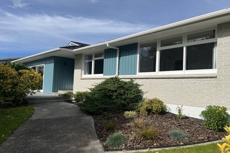 Photo of property in 10 Montana Road, Totara Park, Upper Hutt, 5018