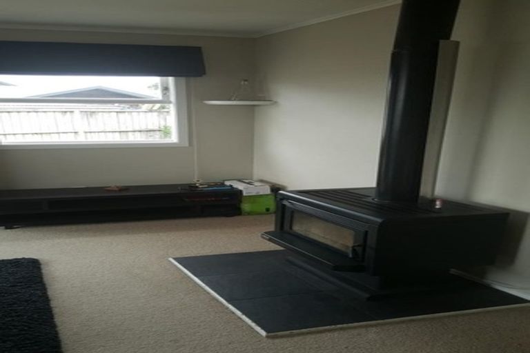 Photo of property in 13 Roby Street, Te Atatu Peninsula, Auckland, 0610