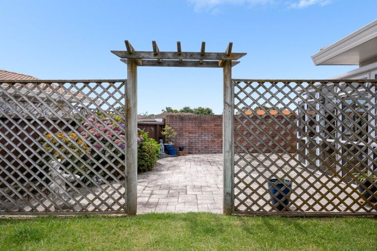Photo of property in 6 Laburnum Glen, Mount Maunganui, 3116