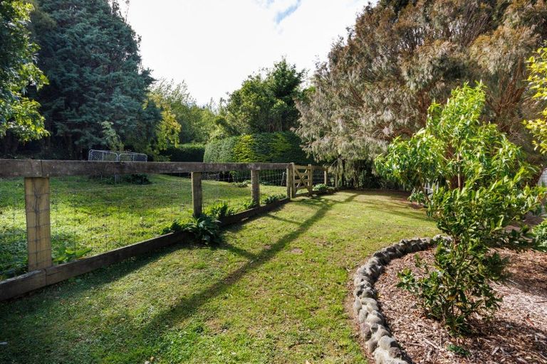 Photo of property in 102 Harrison Hill Road, Aokautere, Palmerston North, 4471