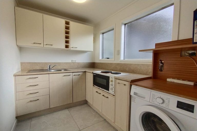 Photo of property in 29 Santiago Crescent, Unsworth Heights, Auckland, 0632