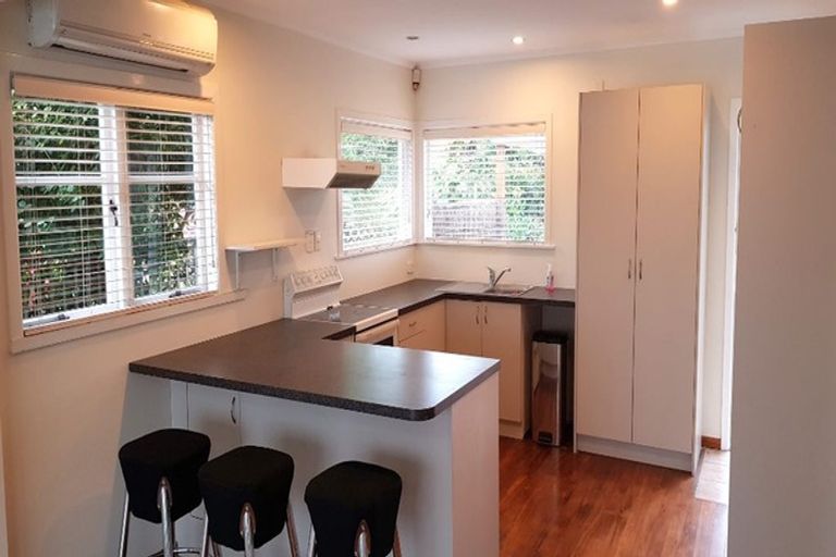 Photo of property in 46 Hallberry Road, Mangere East, Auckland, 2024