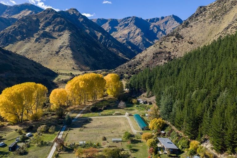 Photo of property in 84 Nook Road, Lake Hawea, 9382
