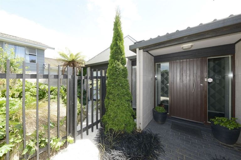 Photo of property in 18 Highland Place, Avonhead, Christchurch, 8042