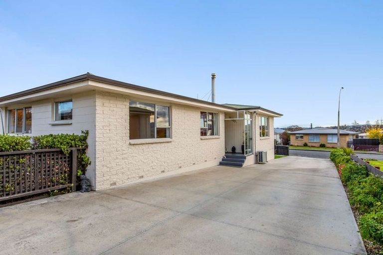 Photo of property in 2 Dale Crescent, East Gore, Gore, 9710