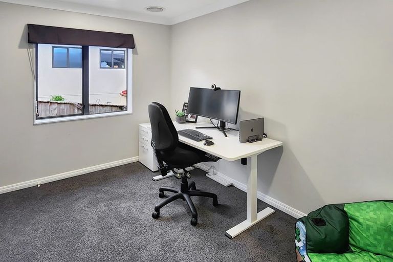 Photo of property in 16 Birkinshaw Grove, Riverstone Terraces, Upper Hutt, 5018