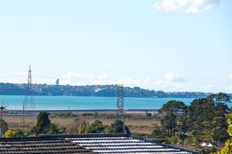 Photo of property in 119 Mcleod Road, Te Atatu South, Auckland, 0610
