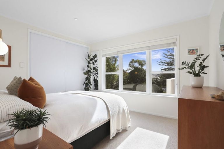 Photo of property in 31 Renata Crescent, Te Atatu Peninsula, Auckland, 0610