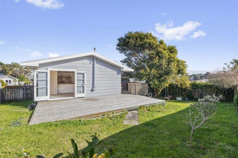 Photo of property in 17 Moult Street, Titahi Bay, Porirua, 5022