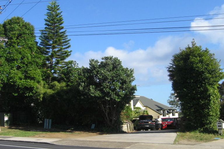 Photo of property in 116a Pupuke Road, Hillcrest, Auckland, 0627