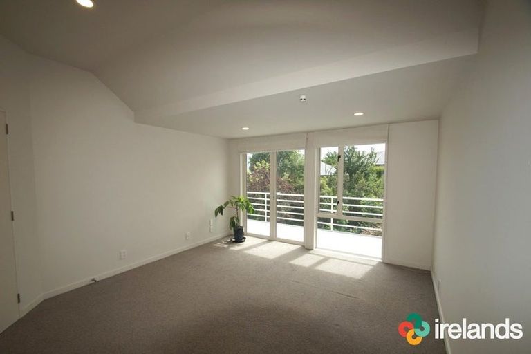Photo of property in 2/89 Waimairi Road, Upper Riccarton, Christchurch, 8041