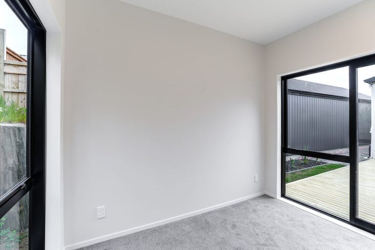 Photo of property in 13 Horokaka Street, Massey, Auckland, 0614