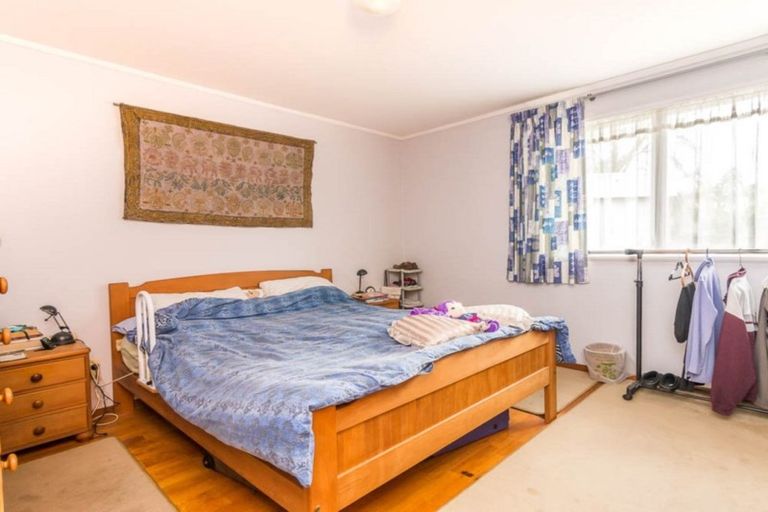 Photo of property in 3 Denyer Place, New Lynn, Auckland, 0600