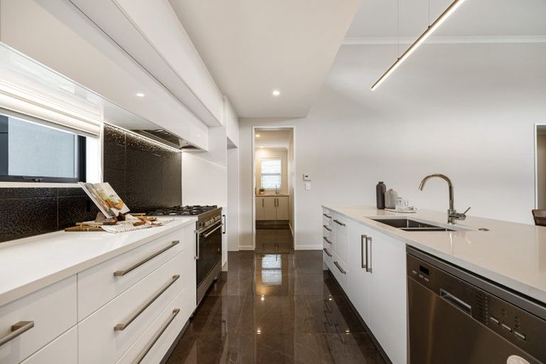 Photo of property in 16 Dollar Place, Prebbleton, 7604