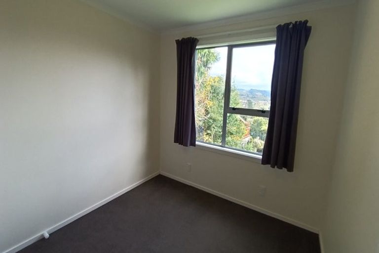 Photo of property in 27 Aniseed Grove, Timberlea, Upper Hutt, 5018