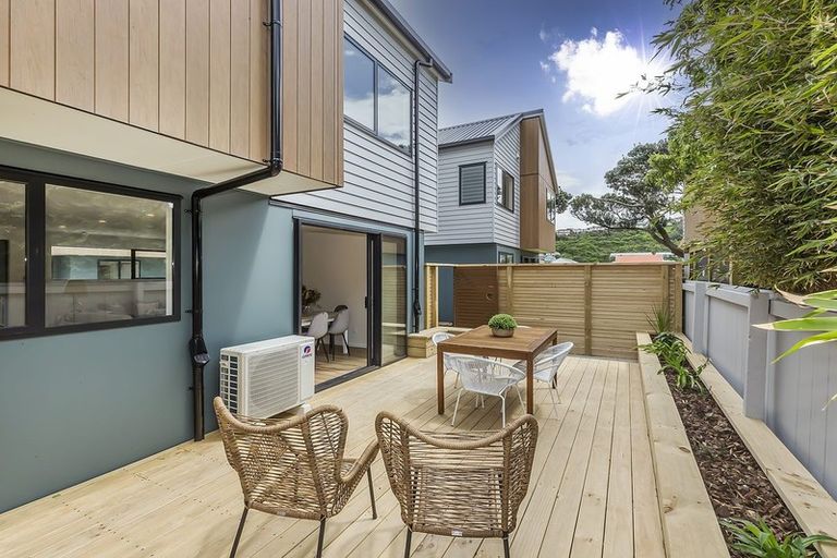 Photo of property in 69u2 Darlington Road, Miramar, Wellington, 6022