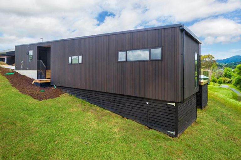 Photo of property in 35 Laly Haddon Place, Matakana, 0985
