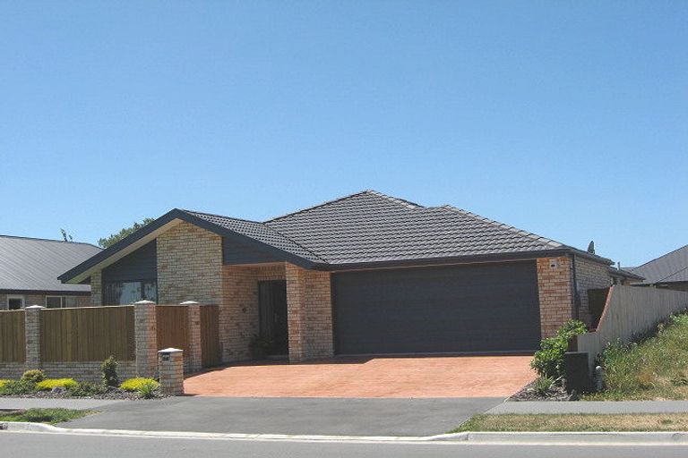 Photo of property in 26 Tatahi Street, Parklands, Christchurch, 8083
