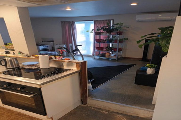 Photo of property in 81 Lauderdale Road, Birkdale, Auckland, 0626