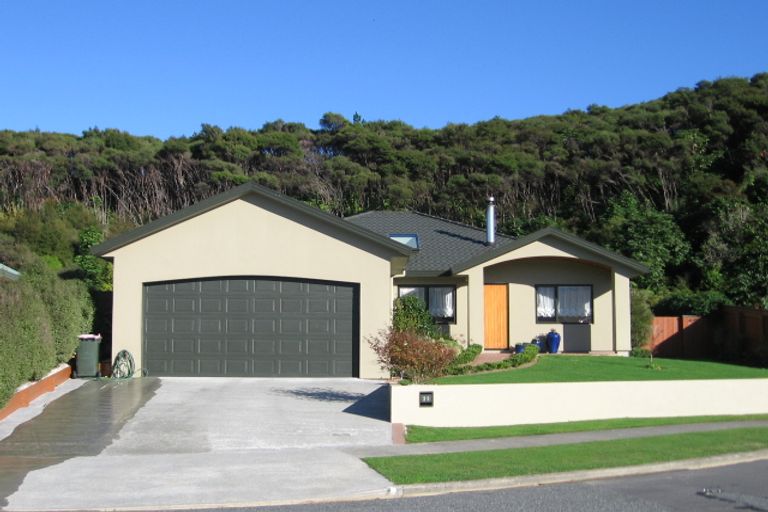 Photo of property in 29 Kawatiri Grove, Wainuiomata, Lower Hutt, 5014