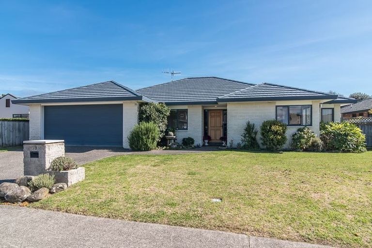 Photo of property in 12 San Priamo Place, Paraparaumu Beach, Paraparaumu, 5032