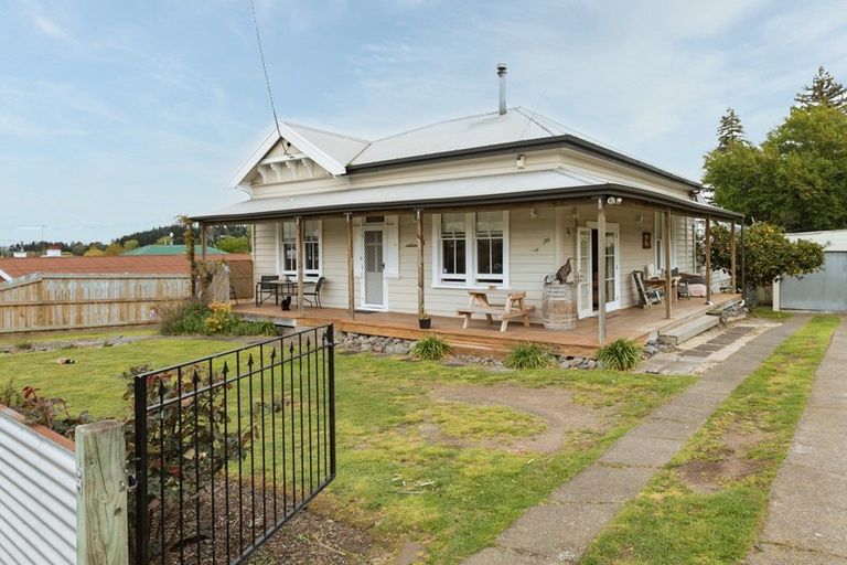 Photo of property in 50 Kenilworth Street, Waipawa, 4210