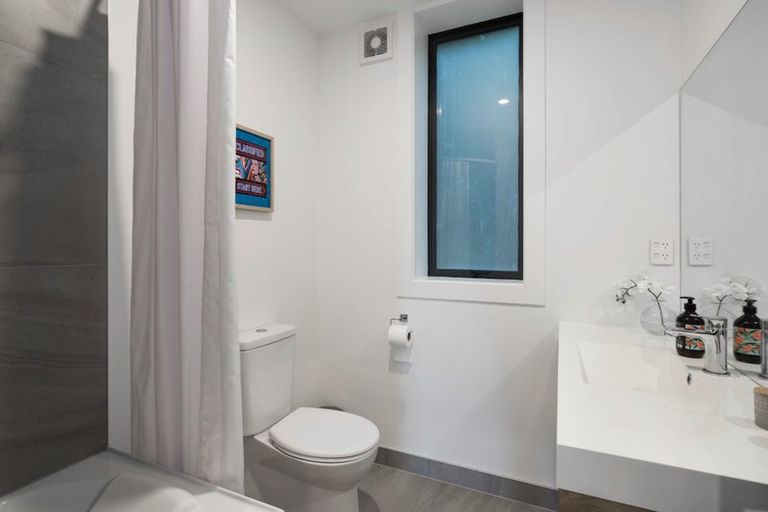 Photo of property in 18u1 Oriental Terrace, Oriental Bay, Wellington, 6011