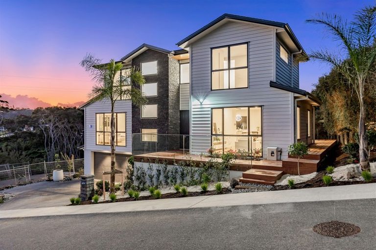 Photo of property in 82 Laurel Oak Drive, Schnapper Rock, Auckland, 0632