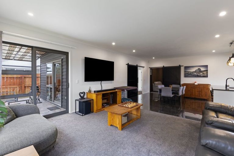 Photo of property in 12 Ivy Lane, Kelvin Grove, Palmerston North, 4414