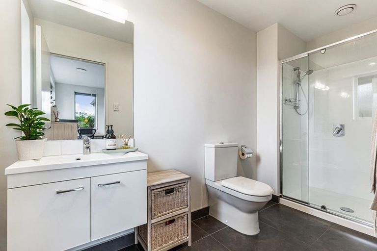 Photo of property in 44c Gilbransen Road, Kumeu, 0810
