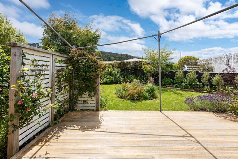 Photo of property in 19 Salmond Street, Halfway Bush, Dunedin, 9010