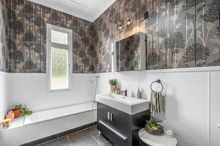 Photo of property in 112 Kitchener Street, Gore, 9710